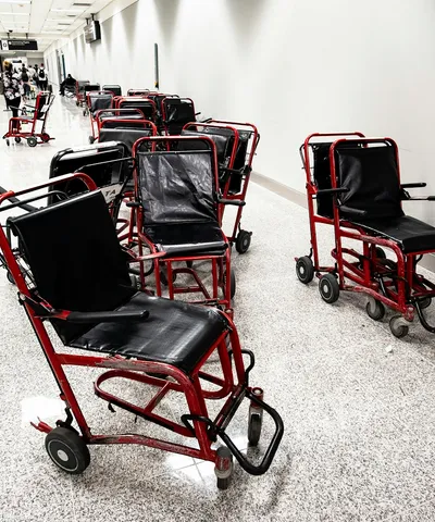 Transport wheelchair